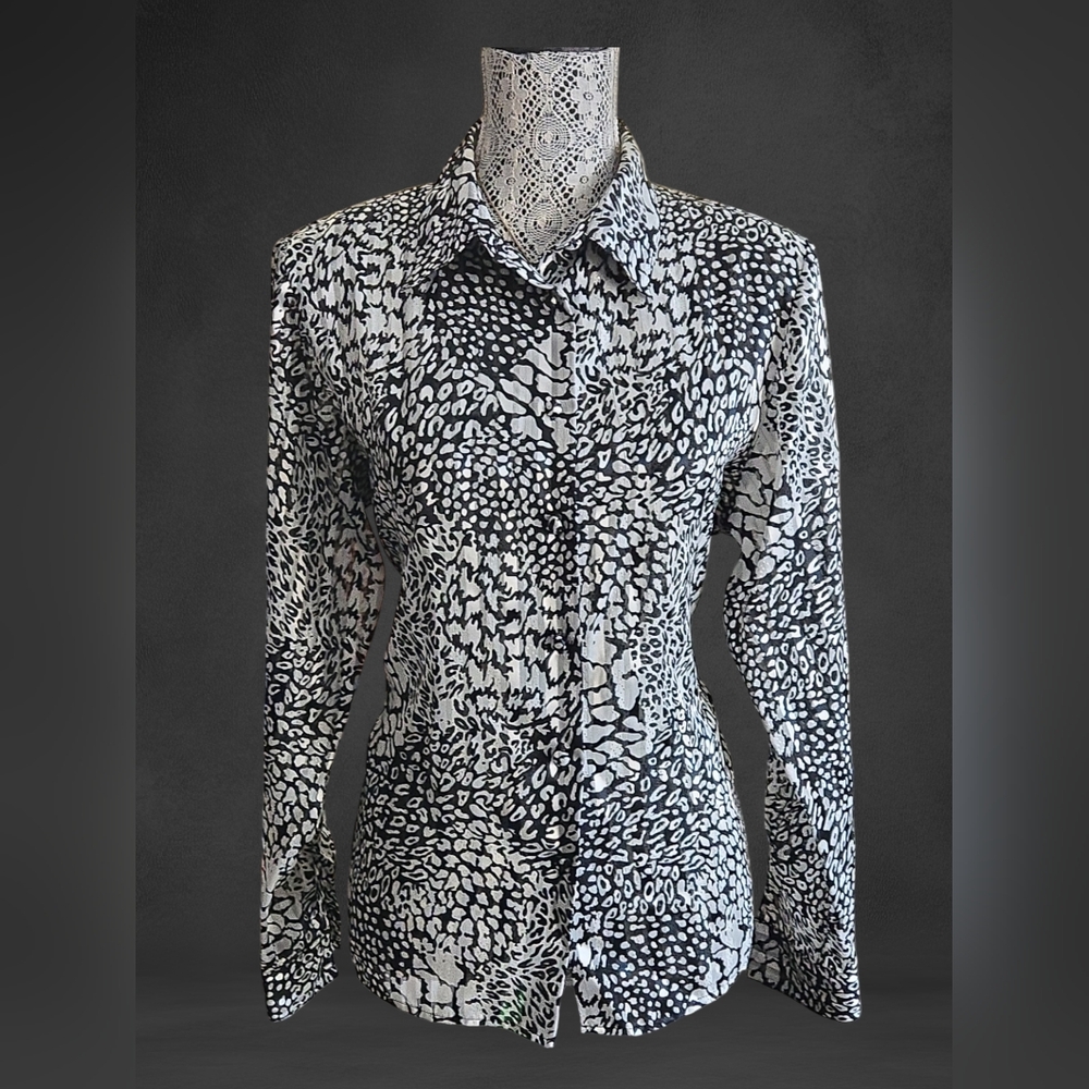 Bellessa buttondown longsleeves black and white top